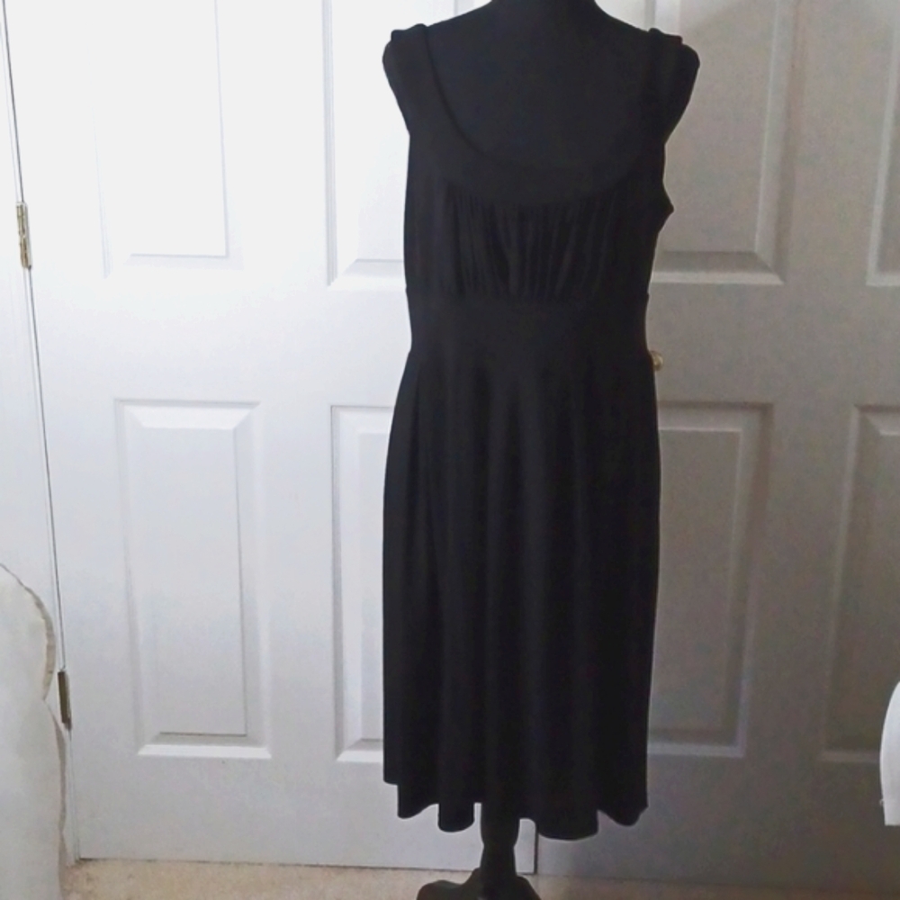 D1-👌- Tiana B. Black Knee-Lenght Dress - sz Large